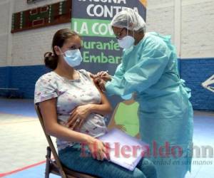 Un total de 64 mujeres gestantes han fallecido a nivel nacional a causa de complicaciones por covid-19 durante esta pandemia, según datos de Salud. Foto: Marvin Salgado/El Heraldo