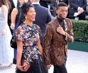 Taylor Simone Ledward y Chadwick Boseman asisten a la 25a edición anual de los Screen Actors Guild Awards en The Shrine Auditorium el 27 de enero de 2019 en Los Ángeles. Foto: Agencia AFP.