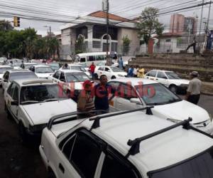 Los transportistas capitalinos tomaron la decisión de tener sus unidades dentro de Tegucigalpa. FOTOS: Estalin Irías/EL HERALDO