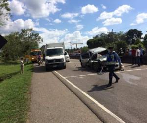 La Dirección Nacional de Vialidad y Transporte de la Policía Nacional llegó al lugar del accidente; el segundo implicado se dio a la fuga.