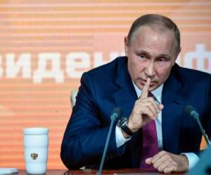 Vladimir Putin aseguró que ve difícil que las relaciones entre los dos países mejoren en el actual entorno político de Estados Unidos. Foto: AFP