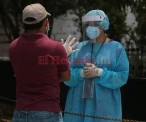 Después de ser dados de alta, las autoridades recomiendan siete días más de cuarentena para los recuperados, quienes deben usar mascarilla de forma obligatoria para evitar infectarse nuevamente. Foto: EL HERALDO.