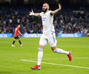 El francés Karim Benzema festeja luego de anotar el quinto tanto del Real Madrid ante el Mallorca, en un duelo de La Liga, disputado el miércoles 22 de septiembre de 2021, en el Estadio Santiago Bernabeu.