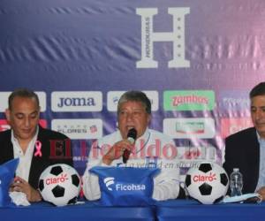 Así fue presentado Hernán Darío Gómez, nuevo director técnico de Honduras. Foto: David Romero| EL HERALDO
