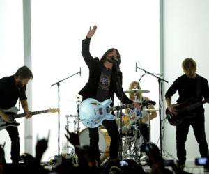 El líder de Foo Fighters tendrá una participación especial durante la gran fiesta de Hollywood.