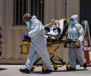 Los expertos en salud creen que quienes padecieron covid-19 tendrán algún tipo de inmunidad frente a una segunda infección. Foto: Agencia AFP.