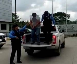 El hombre, cuyo nombre no fue revelado, es un taxista, originario de Lempira y residente en la aldea San Carlos del municipio de Omoa.