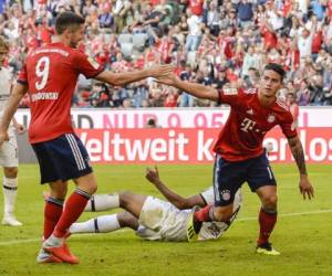 El colombiano James Rodríguez celebra uno de los goles del Bayern Múnich. Foto:AFP