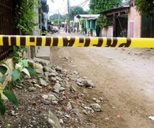 En la colonia Sandoval de San Pedro Sula acribillaron a un hombre, identificado preliminarmente como Chicas. Foto cortesía Twitter