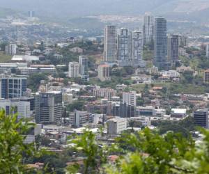 Factores como demanda de servicios y consumo, cantidad de usuarios, ubicación geográfica y desarrollo empresarial son determinantes y marcan diferencia entre el internet contratado en el Distrito Central con otras ciudades de Honduras.