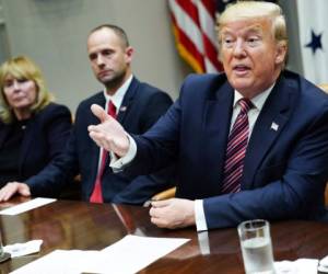 El presidente de los Estados Unidos, Donald Trump, participa en una mesa redonda sobre negocios y reducción de trámites burocráticos en la Sala Roosevelt de la Casa Blanca en Washington, DC, el 6 de diciembre de 2019.