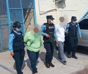 Los detenidos enfrentarán cargos por los delitos de estafa continuada.