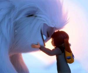La imagen de DreamWorks Animation muestra al personaje Everest the Yeti y a Yi, en una escena de 'Abominable'. Foto: AP.