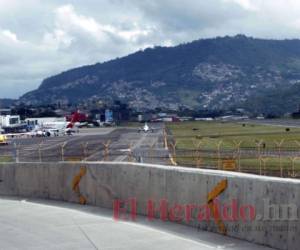 Luego de quitar la categoría de aeropuerto internacional a Toncontín, en esta terminal solo se permitirán vuelos de 30 pasajeros y dependerá de la oferta y demanda habilitarlo para vuelos regionales. Foto: El Heraldo