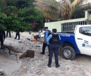 En esta banca estaban ambos jóvenes jugando a las cartas cuando fueron atacados a disparos.