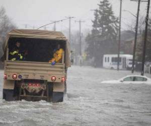 Está previsto que esta tempestad invernal, que afecta a una zona que se extiende de Maryland a Massachusetts desde la noche del jueves, dure hasta primeras horas del sábado. Foto: AFP