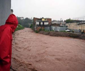 Iota tocó tierra la noche del lunes en el Caribe Norte de Nicaragua como huracán de categoría 5, desprendiendo techos y árboles de localidades que este martes quedaron incomunicadas. Foto: AFP