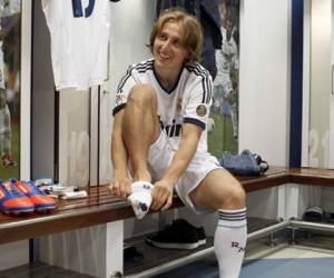 Una lesión muscular dejaría sin poder jugar esta semana en la liga de campeones al mediocampista Luka Modric. Foto: Instagram