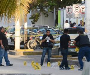 Un policía estatal y tres delincuentes murieron en un ataque a balazos perpetrado el martes contra un edificio de la fiscalía del estado de Quintana Roo. Foto: AFP