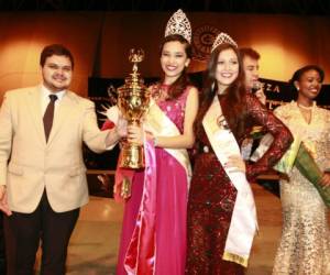 Nelly Mendoza se alzó con el anhelado puesto entre 13 participantes del tradicional concurso de belleza del Instituto Central Vicente Cáceres (ICVC) en la capital de Honduras, foto: Alejandro Amador.