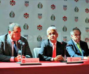 Montagliani, Gullati y De María presentaron la candidatura. Foto: Agencia AFP.