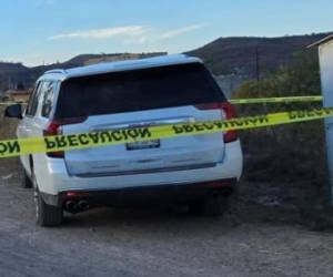 El descubrimiento fue realizado por policías municipales tras recibir una llamada de emergencia que alertaba sobre la presencia del vehículo.
