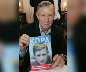 Raymond Kopa, leyenda del fútbol francés que fuera tres veces campeón de Europa con el Real Madrid (Foto: Agencia AFP)