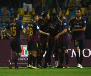 Los jugadores del Barcelona celebran un gol de Dembelé que significó el título para el Barcelona.