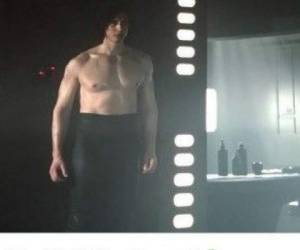 Imagen de escena de la cinta de Star Wars: The Last Jedi, Kylo Ren, y sus pantalones que enloquecen las redes.