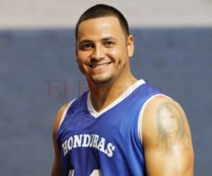 Johan Amador en un reportaje para EL HERALDO mientras entrenaba con la Selección de Baloncesto de Honduras. Foto: El Heraldo.
