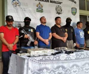 Los detenidos fueron identificados como, Nery Orlando López Sanabria, Erika Julissa Baide, José Santos Mejía Laínez, Daniel Alverto Ticas Santos y Maximiliano Echeverría García.