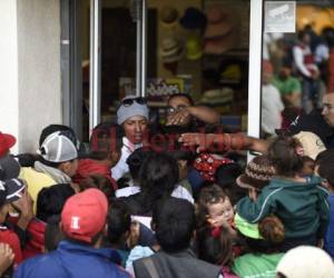 Los albergues de la zona fronteriza permanecen repletos de migrantes de la caravana. Fotos AP