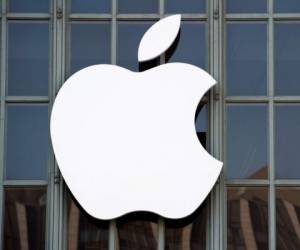 Apple ha estado invirtiendo en sus propios chips móviles para aumentar el rendimiento y las funciones de sus dispositivos. Foto: AFP