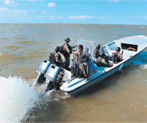 La Fuerza Naval, con base en la barra de Caratasca, mantiene una permanente vigilancia a lo largo del mar en el departamento de Gracias a Dios, al este de Honduras.