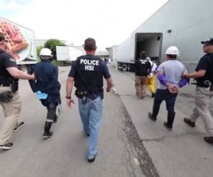 Los detenidos se encintraban laborando en el momento de su detención. Foto: ICE