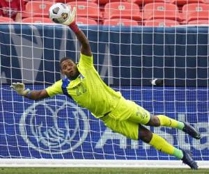 Luis Buba López al momento de atajar uno de los penales ante Costa Rica.