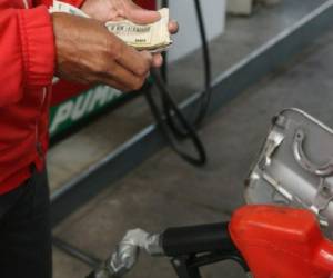 Las alzas de los combustibles impactan en el costo de vida.