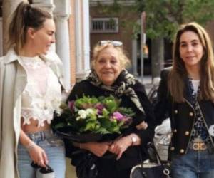 Belinda mantenía una estrecha relación con su abuela. Siempre viajaba a España a visitarla. Foto: Instagram