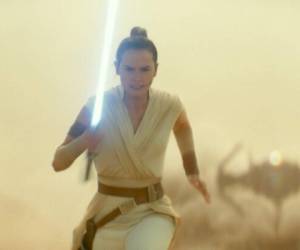 En esta imagen difundida por Lucasfilm Ltd., Daisy Ridley como Rey en una escena de 'Star Wars: Episode IX'. (Foto: AP)