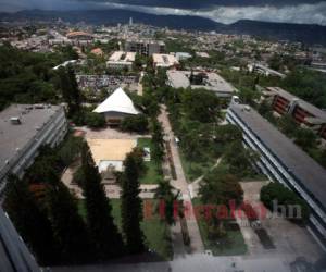 Un componente determinante para que una universidad sea bien evaluada está relacionado con el tema de las investigaciones científicas que realicen los docentes y alumnos, las que se deben de dar a conocer y ser sean de beneficio para la comunidad. Foto: EL HERALDO