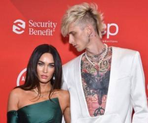 Megan Fox y Machine Gun Kelly están comprometidos. Foto: AFP