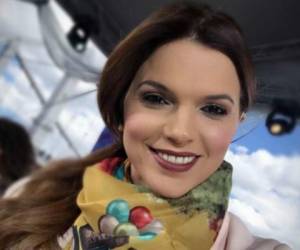 A Rashel Díaz, del prigrama Un Nuevo Día, parece no importarle las críticas que recibe por su relación con un hombre 9 años menor. Foto: Instagram