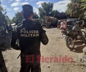 El joven intentó refugiarse en un taller, pero fue alcanzado por las balas.