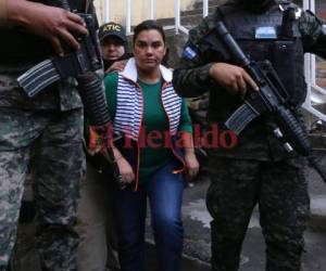 La ex primera dama Rosa Elena tras acudir a su audiencia de declaración de imputado fue enviada a la cárcel y pasó su primera noche en Támara. (Foto: El Heraldo Honduras)