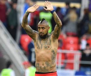 Chile's midfielder Arturo Vidal celebrates after the 2017 Confederations Cup group B football match between Chile and Australia at the Spartak Stadium in Moscow on June 25, 2017. / AFP PHOTO / Yuri KADOBNOV