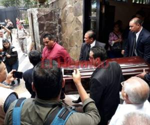El cuerpo de Jorge Montenegro fue llevado en una caravana de familiares y amigos. Foto: Efraín Salgado/ EL HERALDO