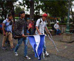 Miles de hondureños y otros centroamericanos emprenden la riesgosa trayectoria migratoria a Estados Unidos para huir de la pobreza y la violencia en sus comunidades. Foto: AFP.