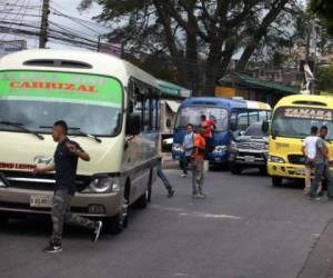 El anuncio fue realizado este miércoles, pues los transportistas y autoridades no llegaron a un acuerdo sobre disminuir los precios de los combustibles o de aumentar el pasaje. Foto: EL HERALDO