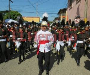 Banda marcial Instituto León Alvarado una de las más populares y esperadas por el público de Comayagua. Foto: Juan Díaz.