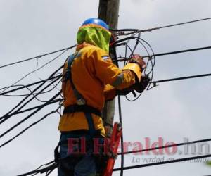 El costo de las tarifas de energía varía de 3.6812 a 4.7902 lempiras por kilovatio para el sector residencial del país. Foto: El Heraldo